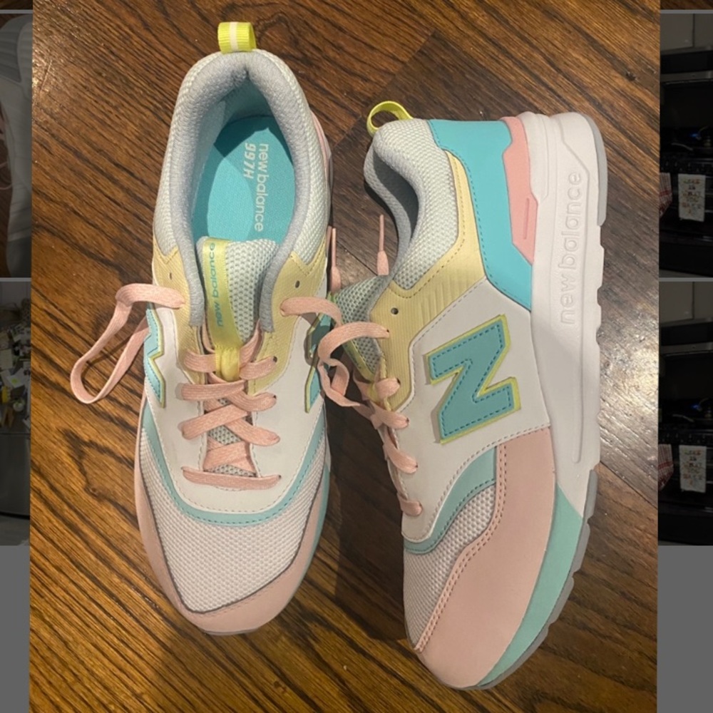 New Balance 997H Size Wm 8.5/Men 7 new NEVER WORN